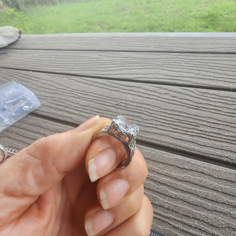 Elegant Silpada Up Town Ring with Clear Gemstone - Picture 5 of 8